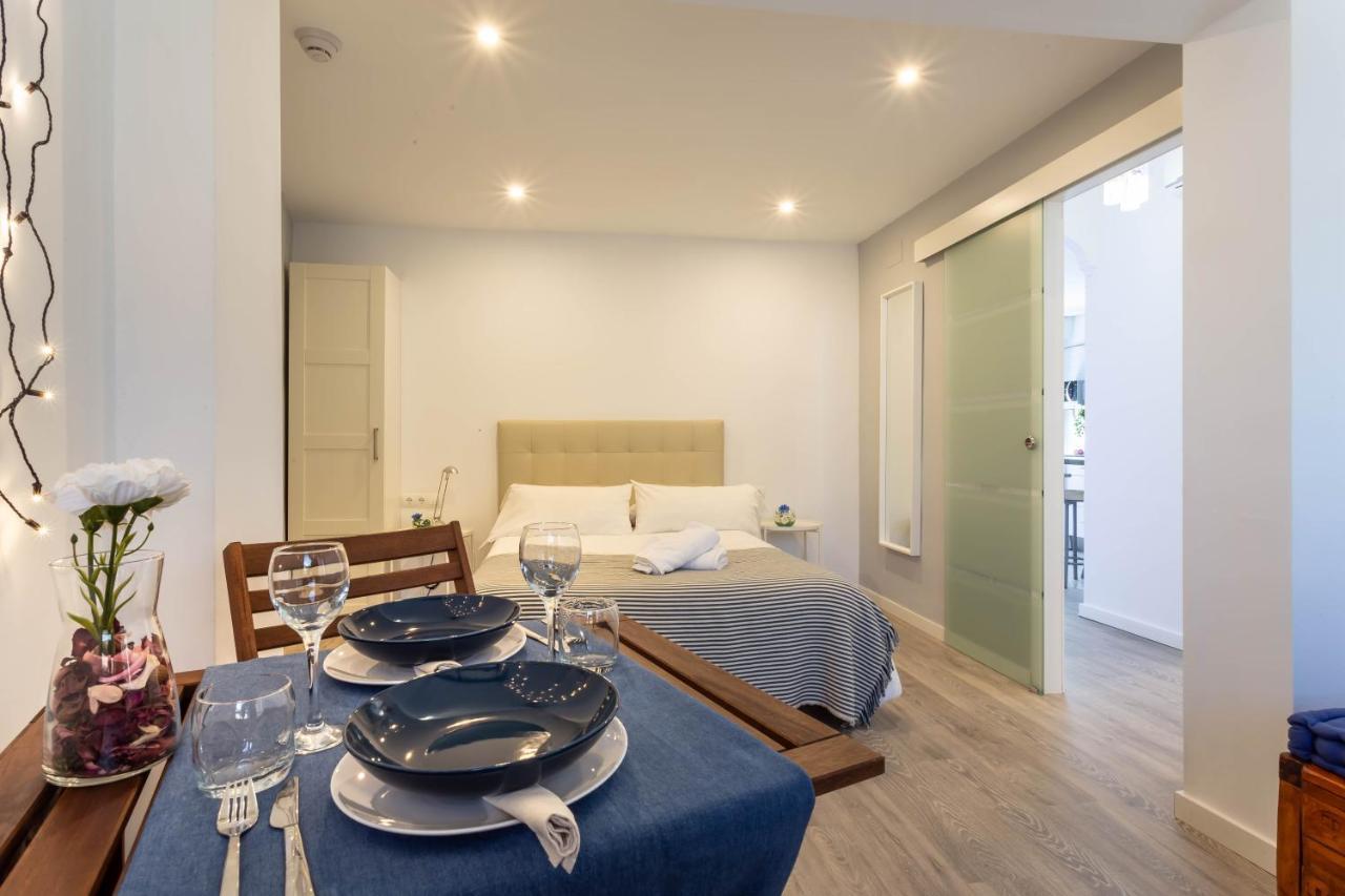 Apartamento Blue & Red By Sol Maestranza Málaga Exterior foto